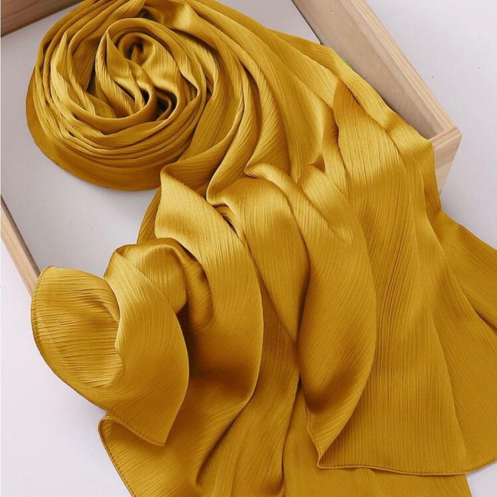 SHEIN Gold Satin Scarf Luxurious Accessories